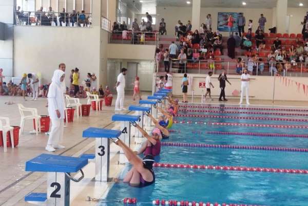 Van'da tecrübesizler yüzme yarışmaları sona erdi - Van haber