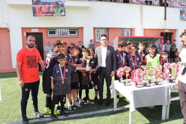 Hakkari'de 'Sağlıklı Gelecek Sporla Gelecek' ödül töreni