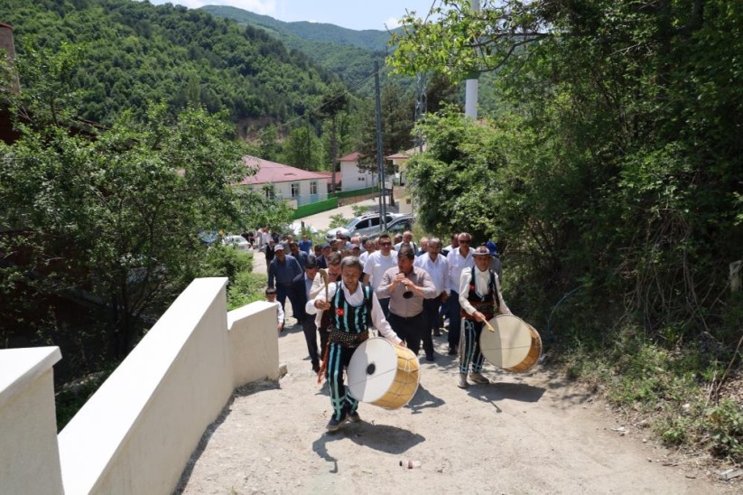 Samsun'da 6 asırlık gelenek yaşatıldı: Düğün ve güreş coşkusu bir arada