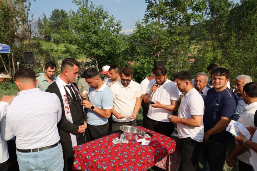 Samsun'da 6 asırlık gelenek yaşatıldı: Düğün ve güreş coşkusu bir arada