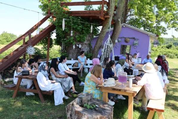 Sinop'ta lavanta bahçesinde bilimsel söyleşi