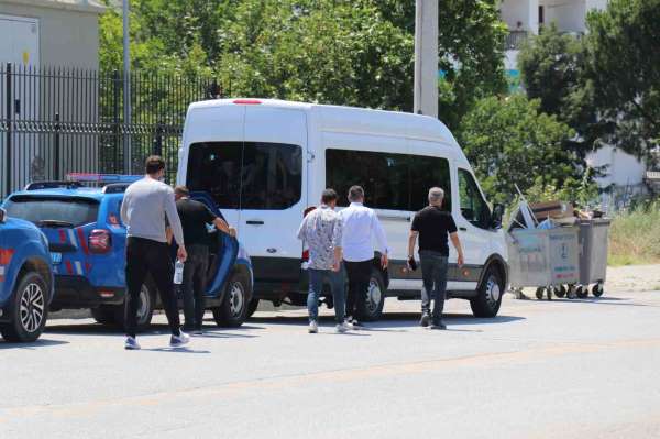 Uyuşturucu operasyonunda gözaltına alınan avukatlar adli tıbba sevk edildi
