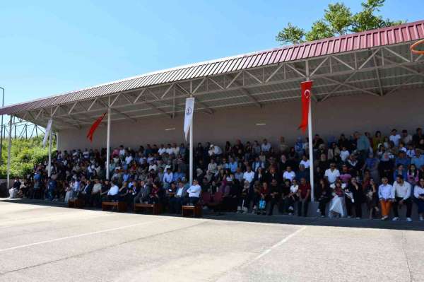 Vezirköprü MYO'da mezuniyet coşkusu