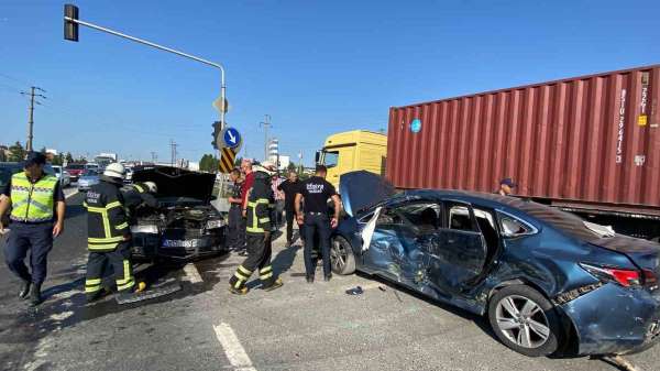 Tekirdağ'da 4 araçlı zincirleme kaza: 3'ü İtalyan 4 yaralı