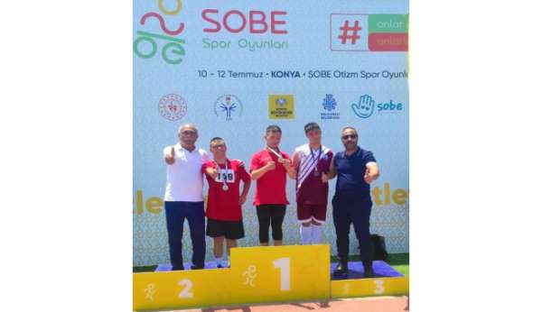 Elazığlı özel sporcu Ömer Aydemir'den Türkiye üçüncülüğü