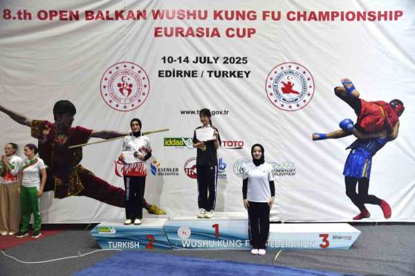 Sakarya Büyükşehir'in 'wushu kung fu' takımından tarihi başarı