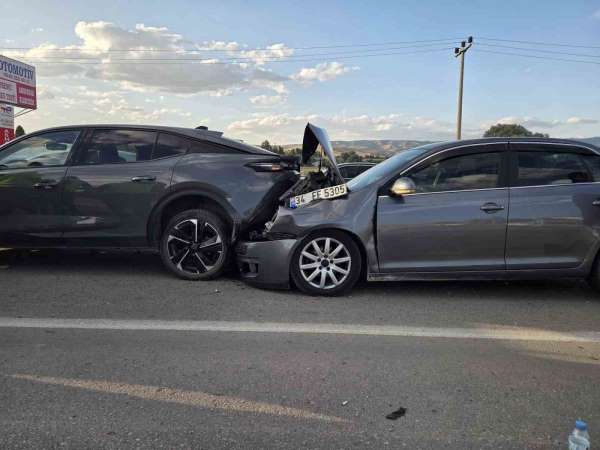 Ankara'da zincirleme kazada 5 araç birbirine girdi: 5 yaralı