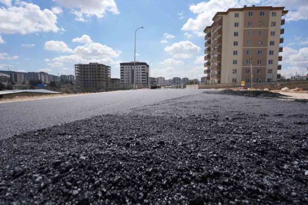 Şehitkamil'de 6 ayda 165 bin ton asfalt serildi