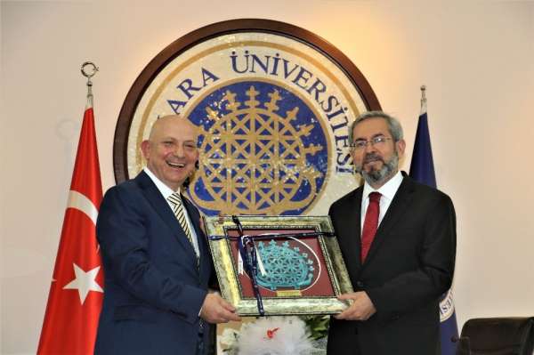 Ankara Üniversitesi'nde devir teslim 