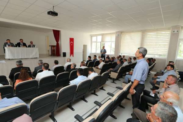 Vali Masatlı Hamamözü'nde muhtarlarla toplantı yaptı