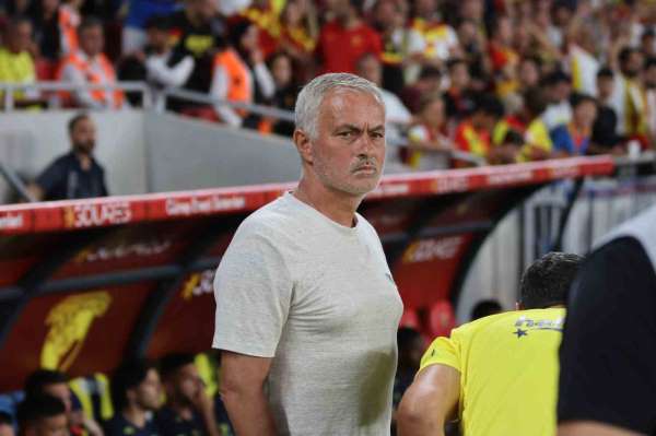 Jose Mourinho'dan Göztepe maçında çift forvet