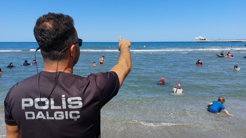 Çorum'dan yüzmek için Samsun'a gelen gençlerden biri boğuldu, diğeri kayıp