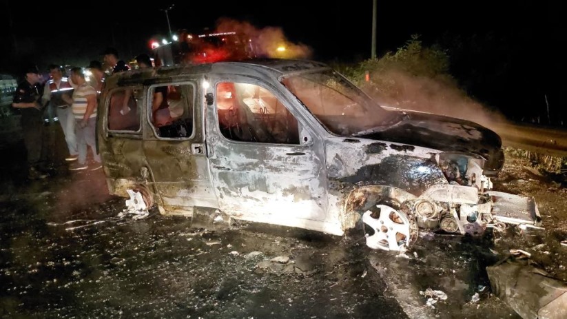 Samsun'da seyir halindeyken yanan tır ortalığı savaş alanına çevirdi: 1 yaralı