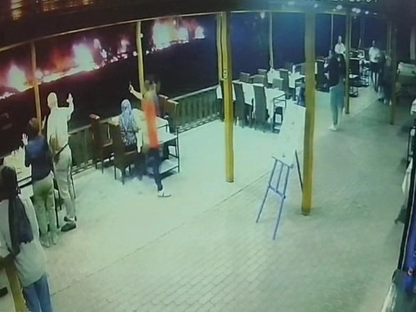 Samsun'da yanarak 5 kilometre gidip ortalığı savaş alanına çeviren tırın dehşet anları ortaya çıktı