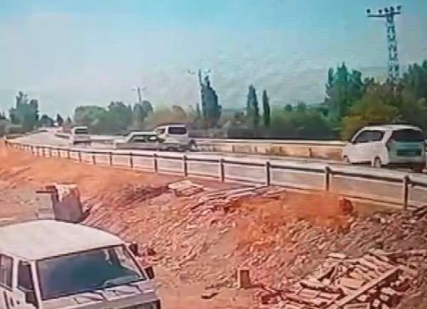 Erzincan'da 1 kişinin öldüğü kaza güvenlik kamerasına yansıdı