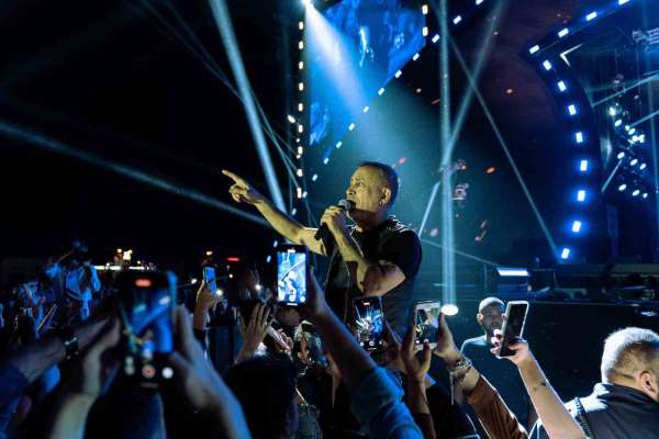 Erzurum'da Haluk Levent rüzgarı