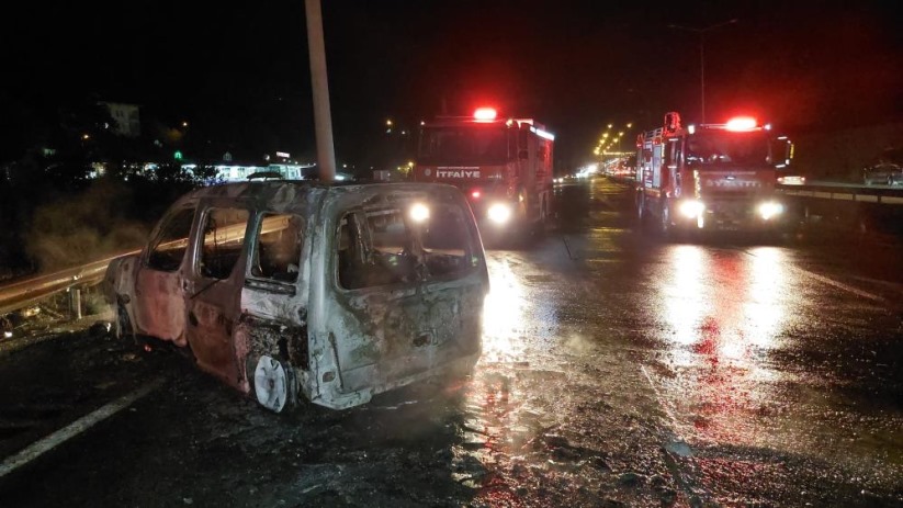 Samsun'da seyir halindeyken yanan tır ortalığı savaş alanına çevirdi: 1 yaralı