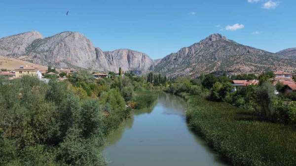Görüntüsü ile mest eden Kazankaya Kanyonu, dron ile görüntülendi