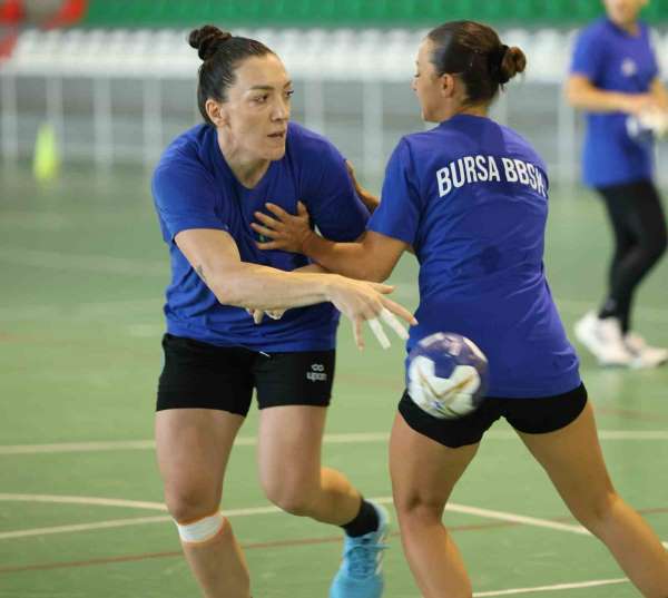 Bursa Büyükşehir Belediyespor Kadın Hentbol Takımı'nda kadro yapılanmasını tamamladı