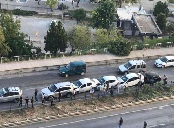 Bursa'da zincirleme kazada 7 araç birbirine girdi