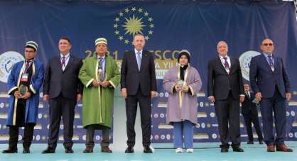 Türkiye'de 2021 yılının çırağı seçilen Trabzonlu Yaprak ödülünü Erdoğan'ın elinden aldı