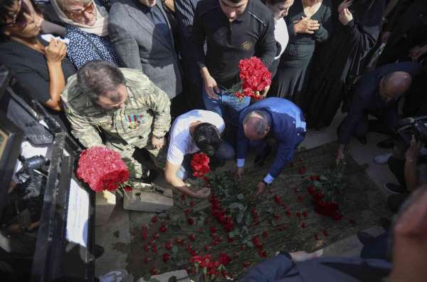 Azerbaycan'da şehit asker sayısı 79'a yükseldi