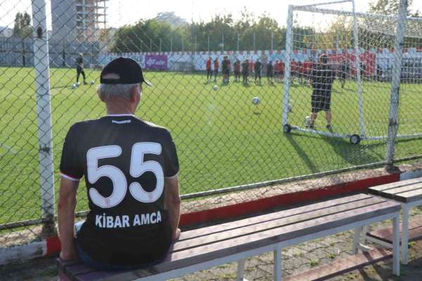 Kağıt toplayıcısı yaşlı adamın borcunu eski Samsunsporlu futbolcu kapattı - Samsun haber