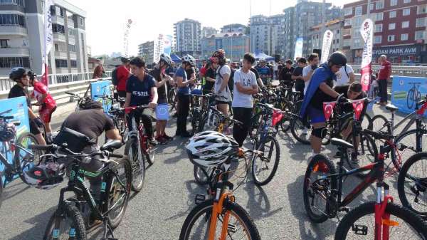 Trabzon'da 'Avrupa Hareketlilik Haftası' kapsamında bisiklet turu düzenlendi