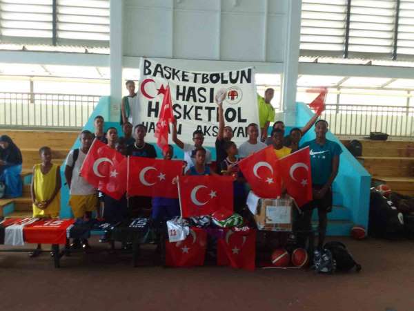 Türk bayrakları Hasketbol SK sayesinde Şeyseller'de dalgalandı