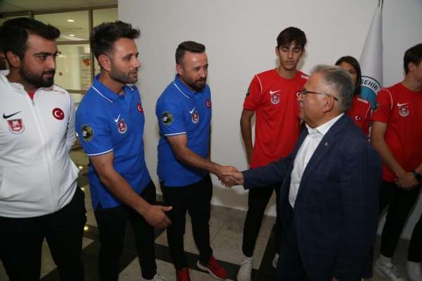 U-18 Beyzbol 5 Milli Takımı Dünya Kupası'na Kayseri'de hazırlanıyor