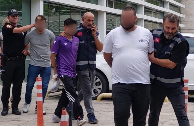 Samsun'da uyuşturucu ticaretinden 1'i kadın 4 kişi tutuklandı