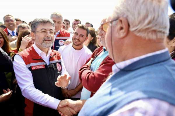 Edirne'de Trakyalı çiftçi Bakan Yumaklı ile pazarlık yaptı