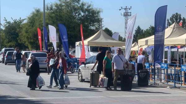 Karaman'da üniversiteli öğrencilerin yurtlara yerleşmeleri devam ediyor