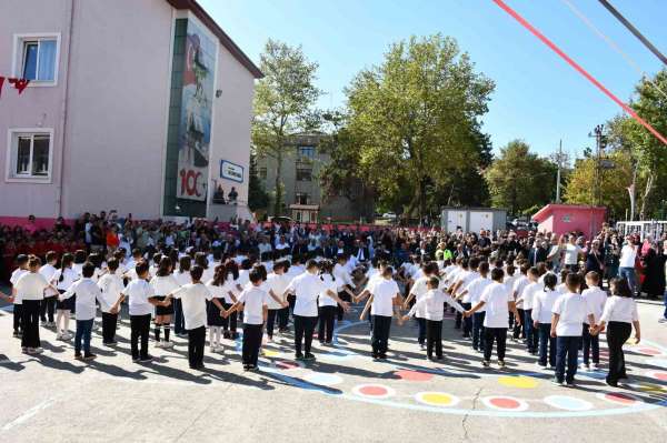 Vezirköprü'de İlköğretim Haftası kutlaması