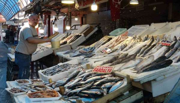 Akdeniz'de av yasağı bitti, tezgahlarda bolluk başladı