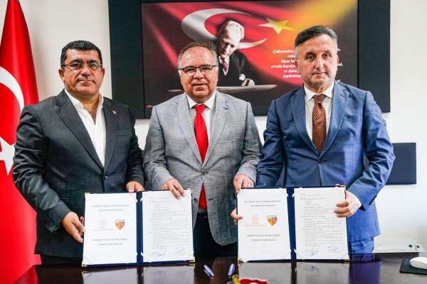 Kayserispor'dan öğrencilere kombine jesti