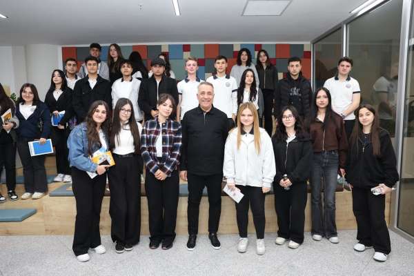 Üniversite ve yüksek lisans öğrencilerinin ulaşım masrafları Sultangazi Belediyesi'nden