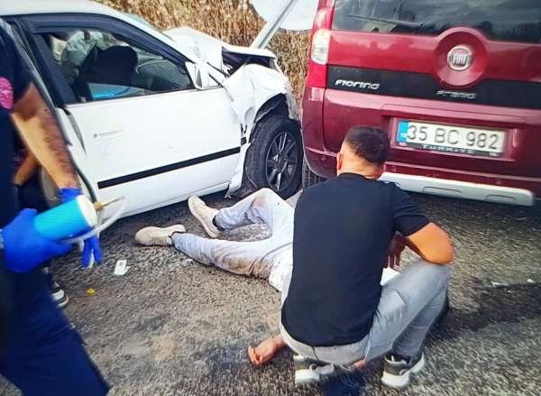 İzmir'de hatalı manevra kazası: 1'i ağır 8 yaralı