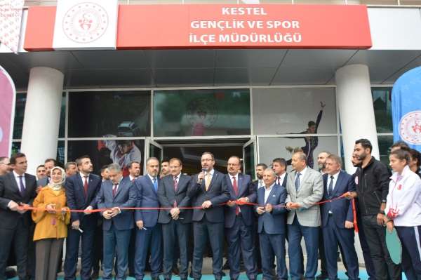 Bursa'nın ilk Olimpik Buz Pateni-Hokeyi Salonu açıldı 