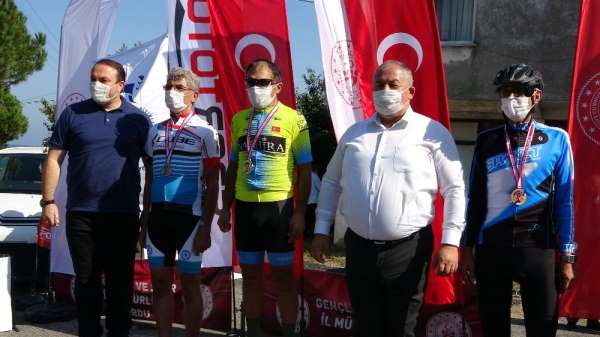 Türkiye Masterlar Bisiklet Yol Şampiyonası'nda ilk gün tamamlandı 