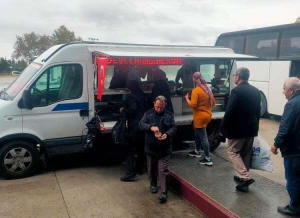 Maden şehitleri için otobüs terminalinde lokma dağıtıldı - Eskişehir haber