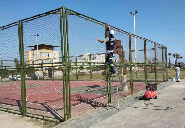 Akdeniz'de yollar, parklar ve spor tesisleri yenileniyor