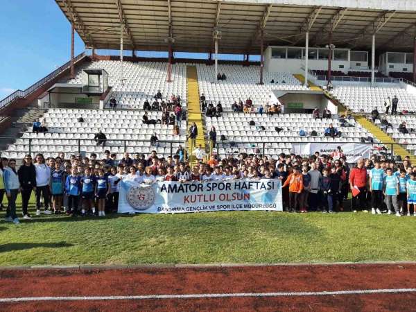 Bandırma'da, 29 Ekim Cumhuriyet Bayramı 100. Yıl Atletizm Yarışmaları düzenlendi