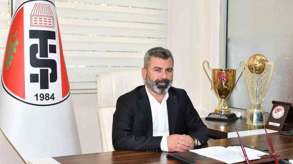 Turgutluspor Başkanı Akın: 'Başarımızın sırrı aile olmaktan geçiyor'