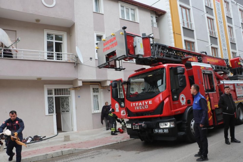 Samsun'da apartman dairesinde yangın