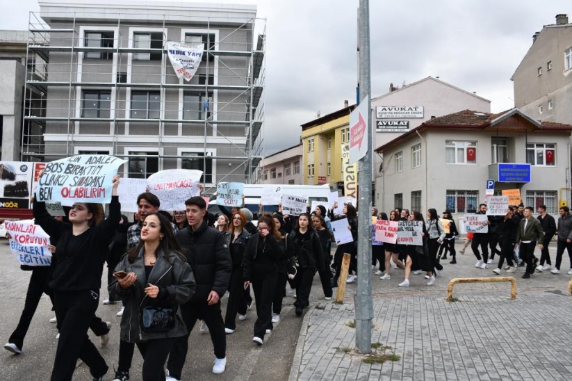 Samsun'da üniversite öğrencilerinden kadın cinayetlerine tepki