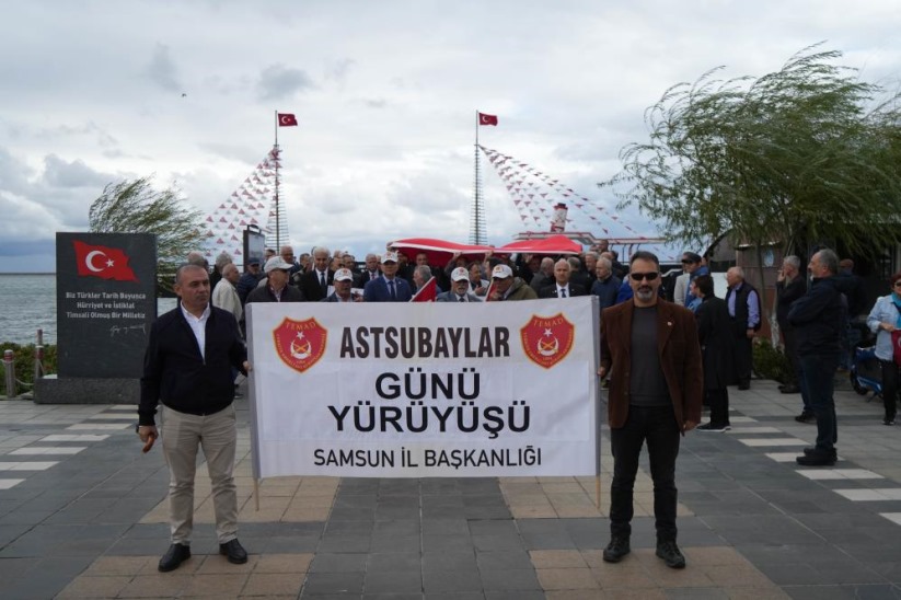 Samsun'da '17 Ekim Astsubaylar Günü'nde emekli astsubaylardan yürüyüş