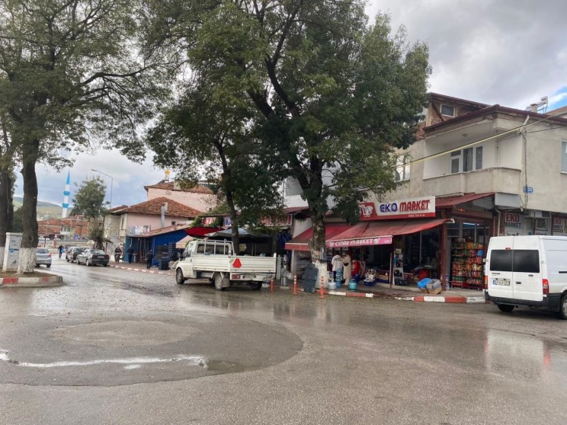 Samsun'da bıçaklı saldırıya uğrayan esnaf yaralandı