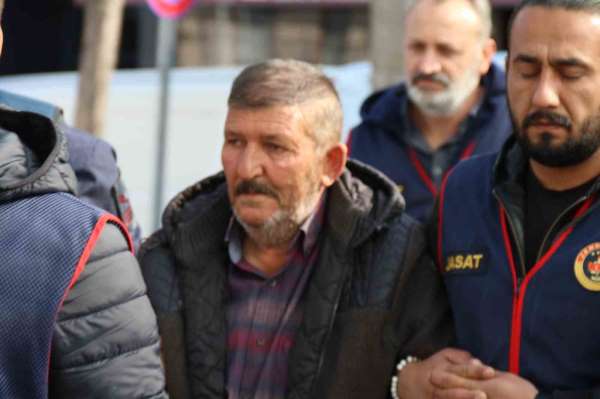 Ağabeyini öldürüp temele gömen sanık: 'Bıçakla boğazıma sarıldı, korktum kürekle vurdum yere gömdüm'