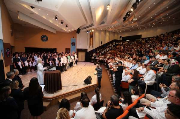 Akdeniz Üniversitesi'nde ''Beyaz Önlük Giyme Töreni'' gerçekleştirildi